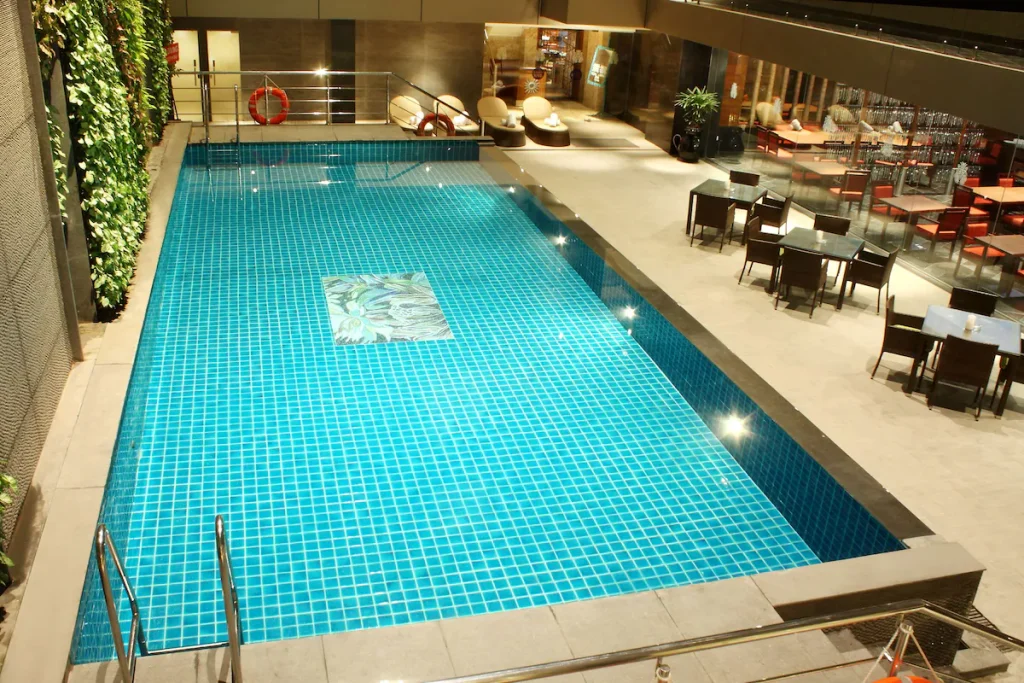 Radisson Blu Hotel, Chennai City Centre - Pool