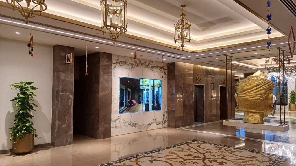 Radisson Blu Hotel GRT Chennai Inner View