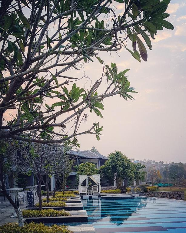 pool of the TatSaraasa Resort & Spa, Udaipur