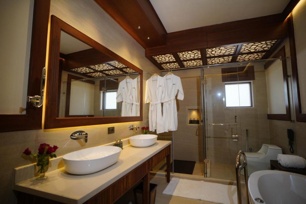 Aahana Resort Corbett Bathroom