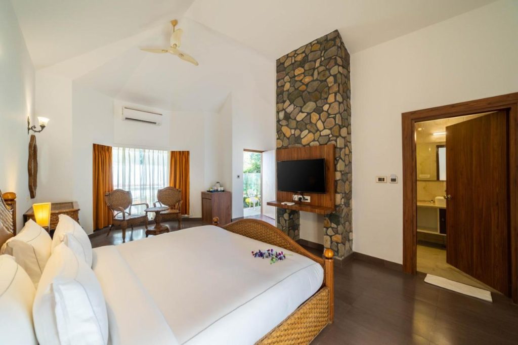 Country Inn Tarika Jim Corbett Room