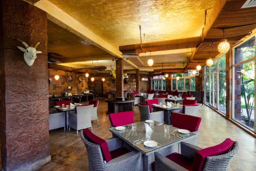Country Inn Tarika Jim Corbett Dining