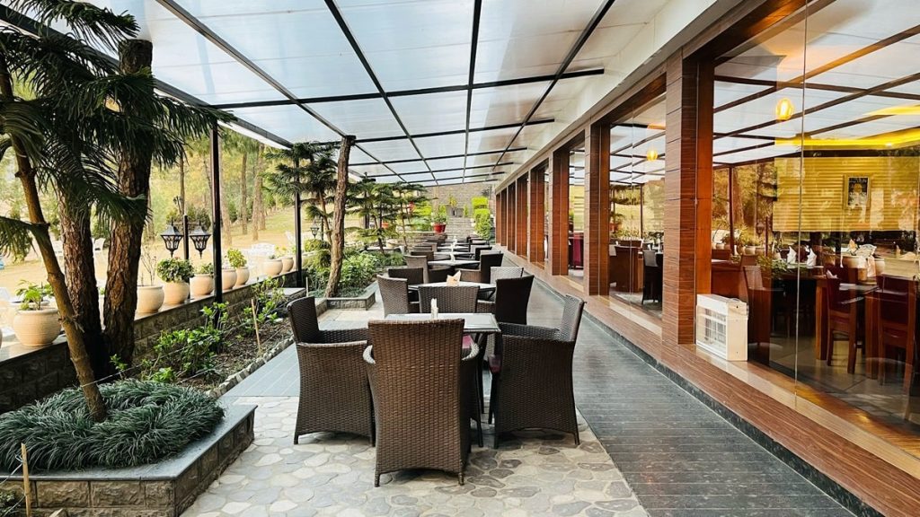 DEVENTURES SHIMLA HILLS - Dinning