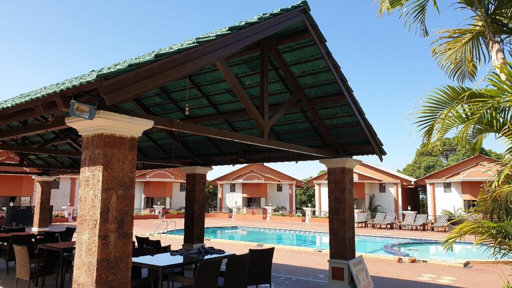 Dreamland Hotel, Mahabaleshwar Pool Area