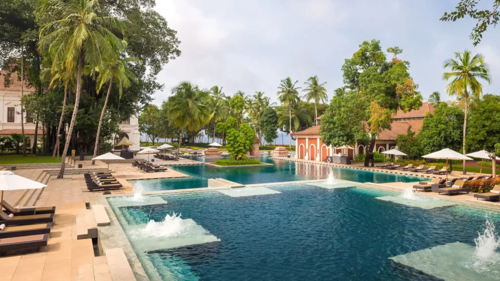 Holiday Inn Resorts Pool