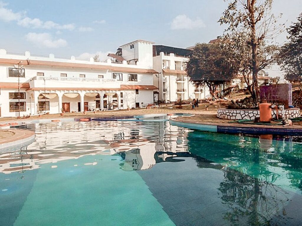 Khanvel Resort Pool Area