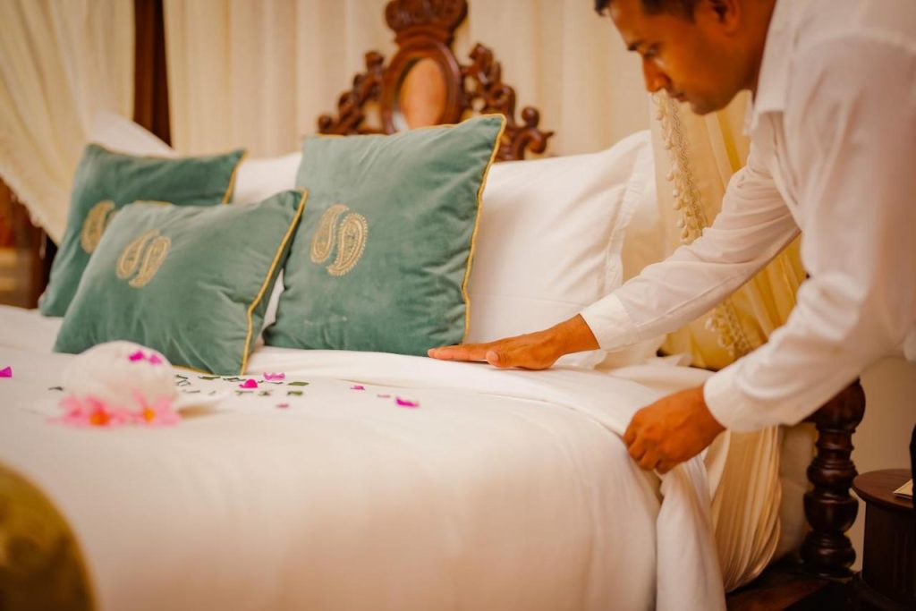 Raajkutir, Kolkata Room