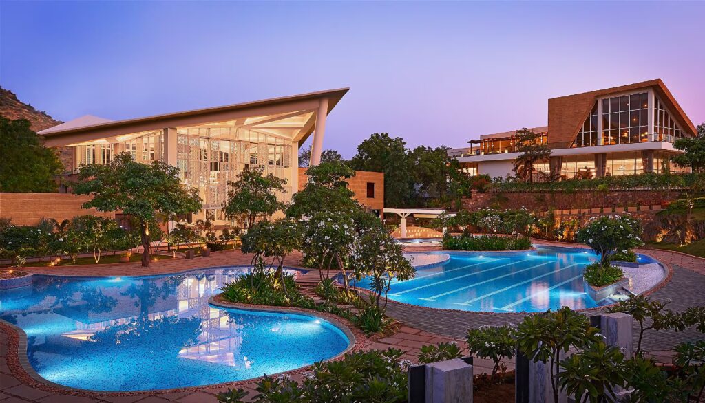 Taj Aravali Resort & Spa, Pool Udaipur
