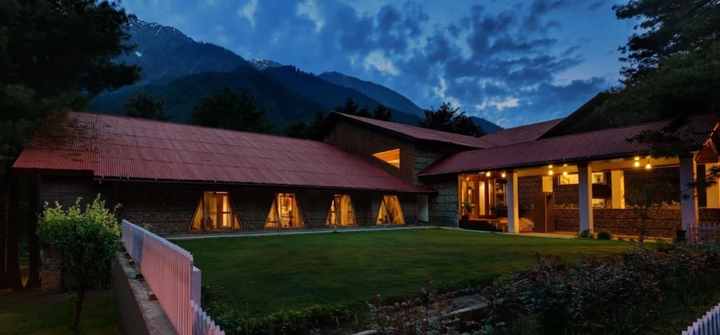 Welcomhotel Pine N Peak Kashmir Night View