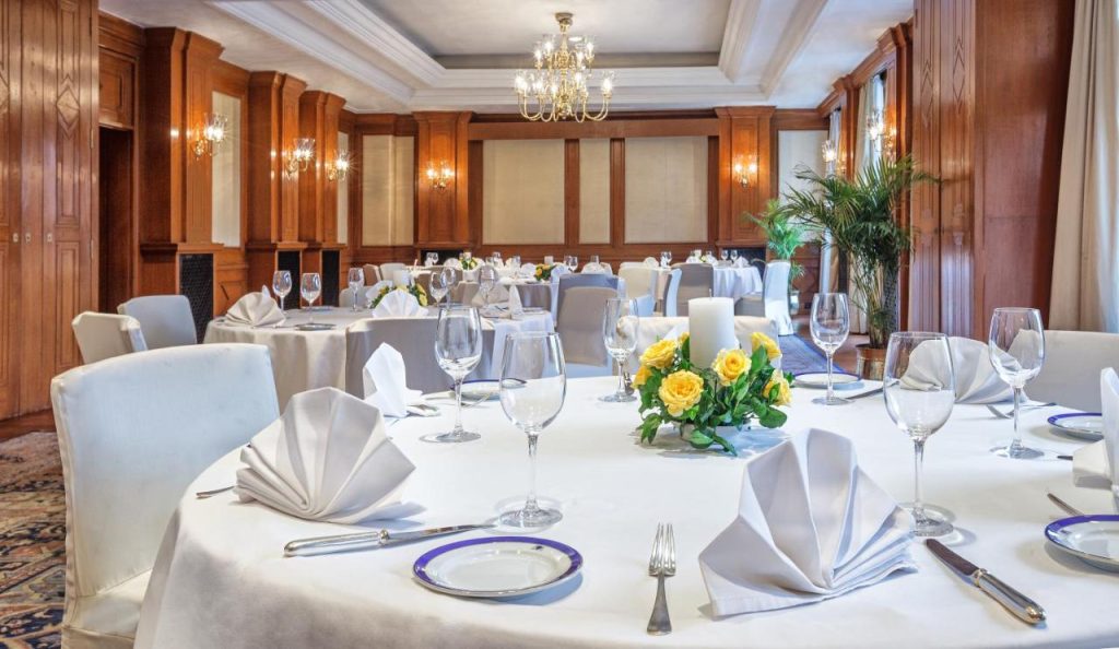 Wildflower Hall hotel, Shimla Dining