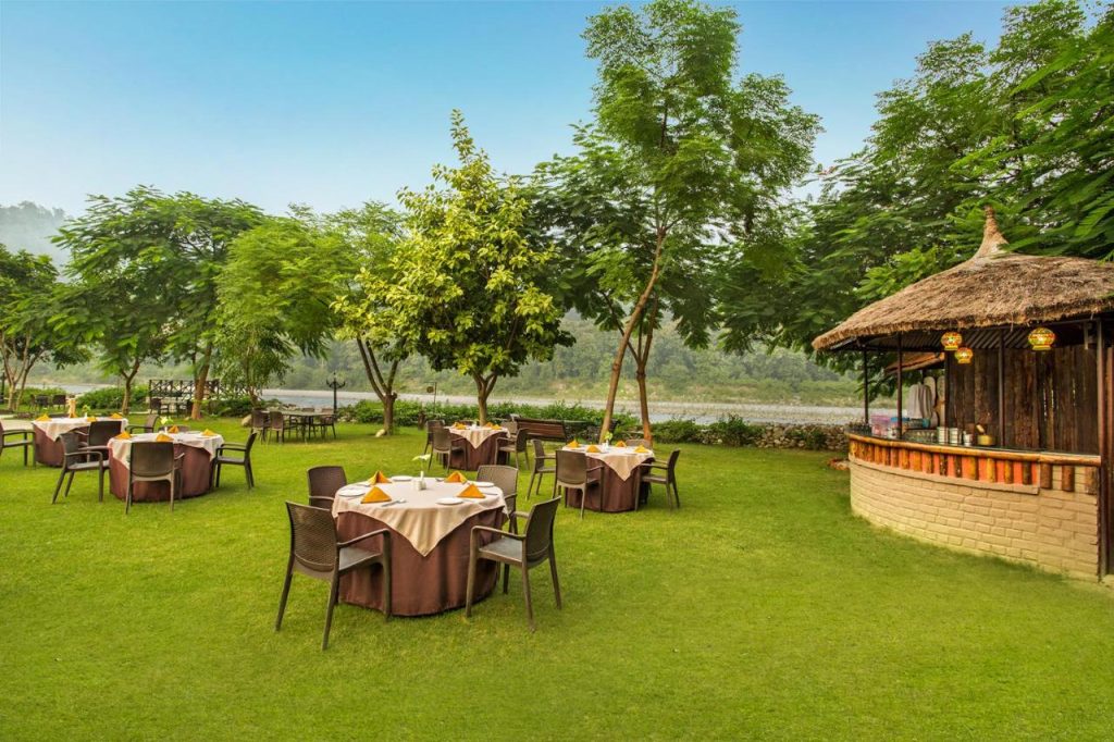 The Riverview Retreat Corbett Lawn