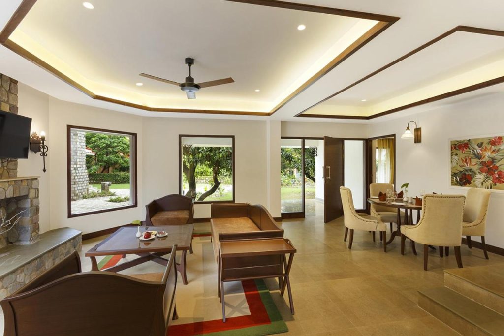 The Riverview Retreat Corbett Dining