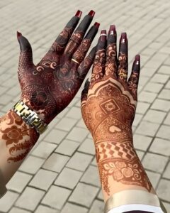 Deep dark mehndi colour after 48 hours