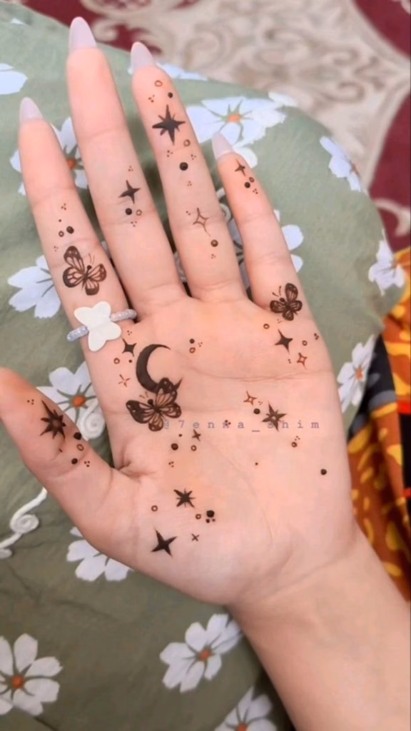 Teenager Front Hand Mehndi Star Pattern Modern