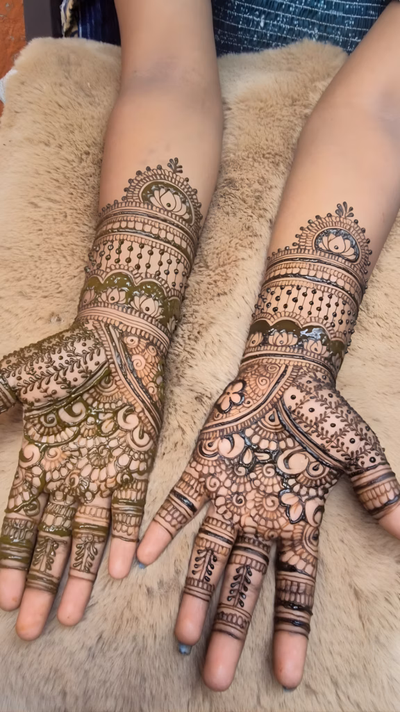 Ombre Density Rajasthani Mehndi Front Hand 2026