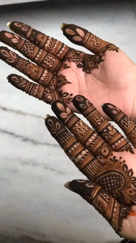 Full Finger Mehndi Front Hand Bare Palm Contrast